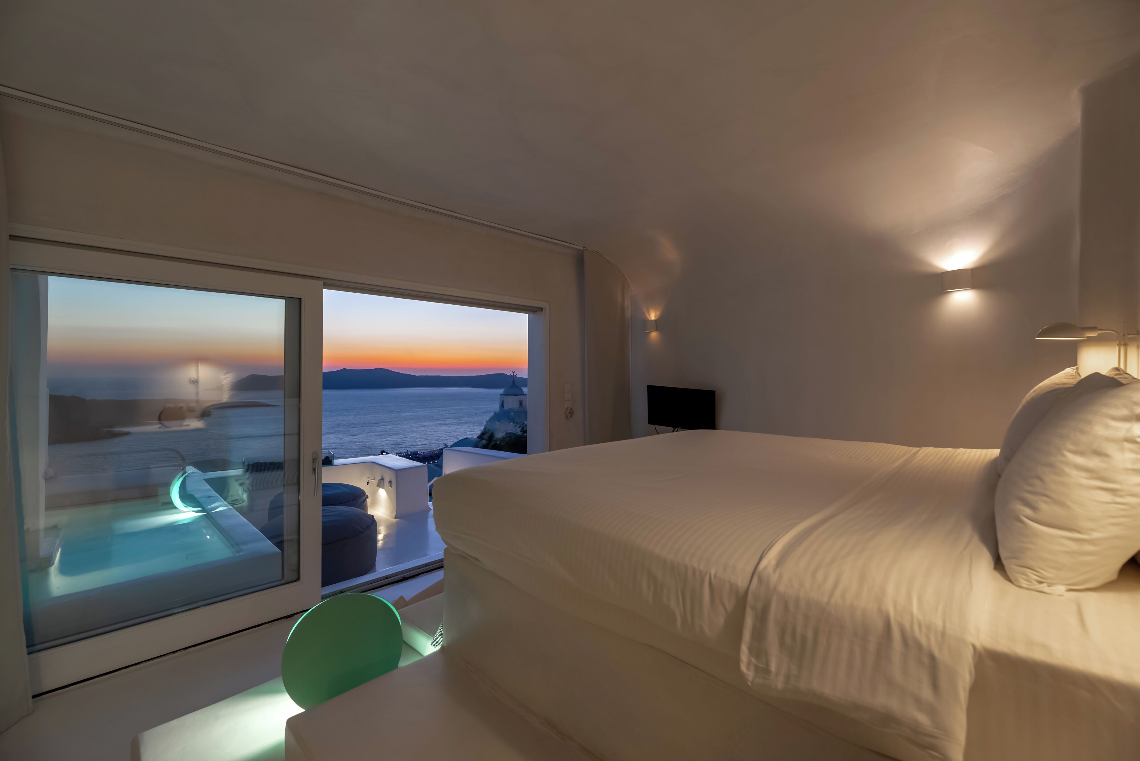 Superior Villa Aesthesis | Premium bedding, in-room safe, desk, laptop workspace