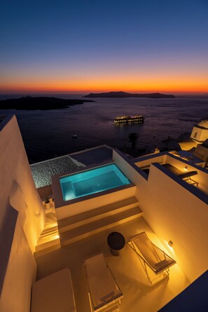 Deluxe Villa, 2 Bedrooms, Jetted Tub, Sea View (Drop) | Terrace/patio