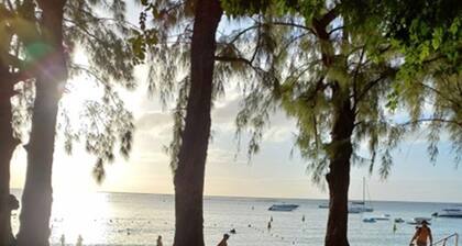 Beautiful 3 Bed Villa with Pool Near Perybere Beach Sleeps 6