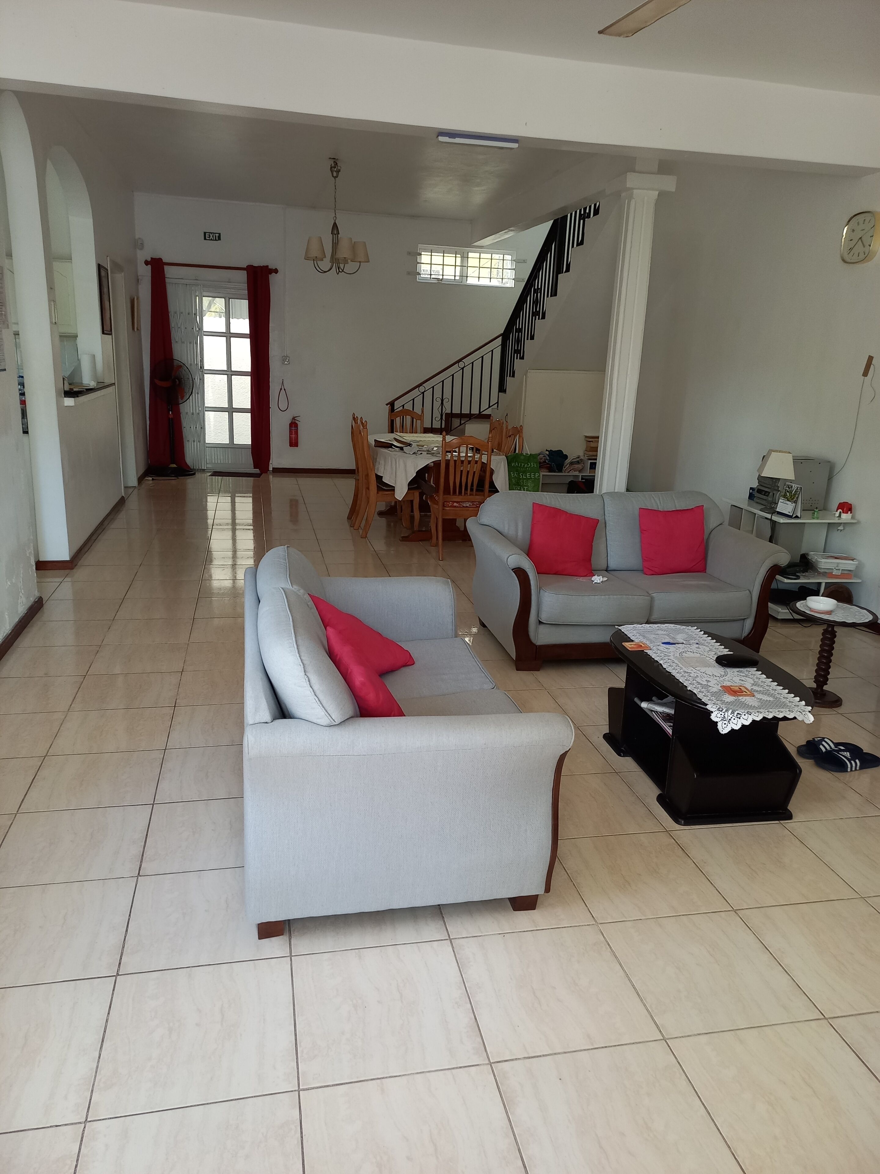 Télévision, chaîne hi-fi