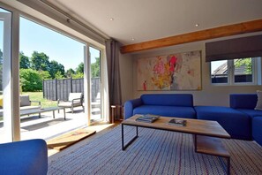 Småhus (Grenadier) | Oppholdsområde | Flatskjerm-TV