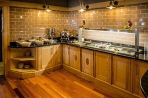 Breakfast buffet - Allingham Arms Hotel (Bundoran)