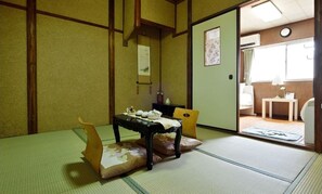 Interior - Osaka 2 story-house, Namba 10mins by bus (Ōsaka-shi)