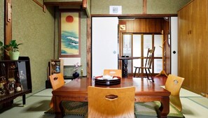 Dining - Osaka 2 story-house, Namba 10mins by bus (Ōsaka-shi)