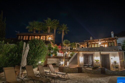 Cubon Palmeral-studio / intiimi / lepo / 