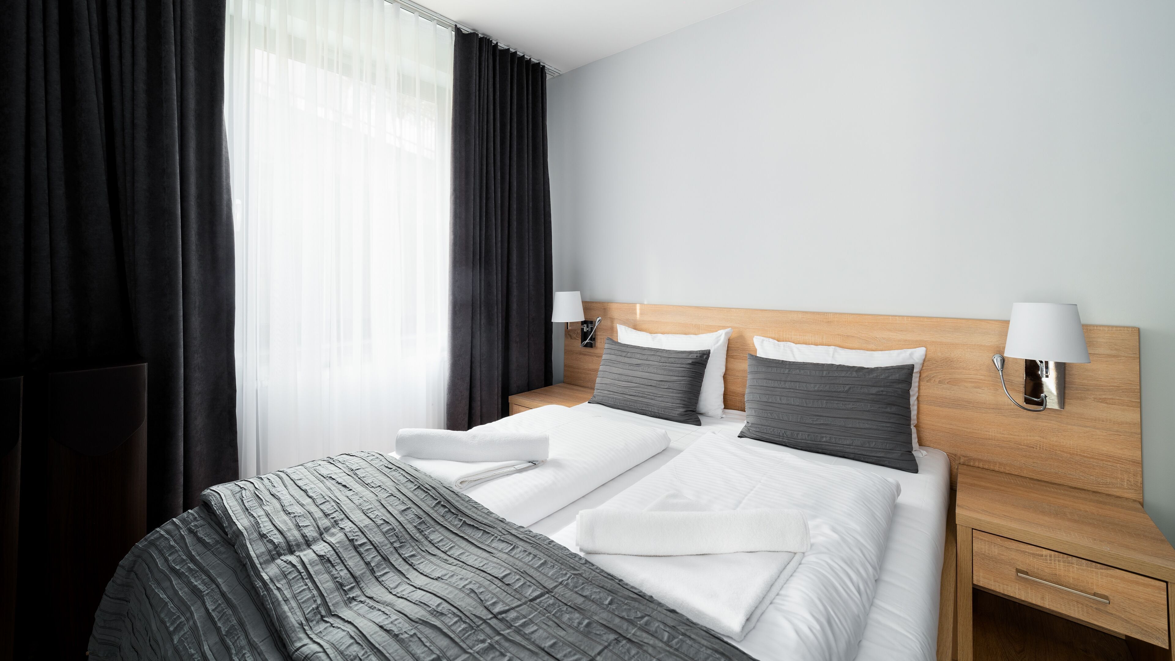 Laptop workspace, iron/ironing board, free WiFi, bed sheets