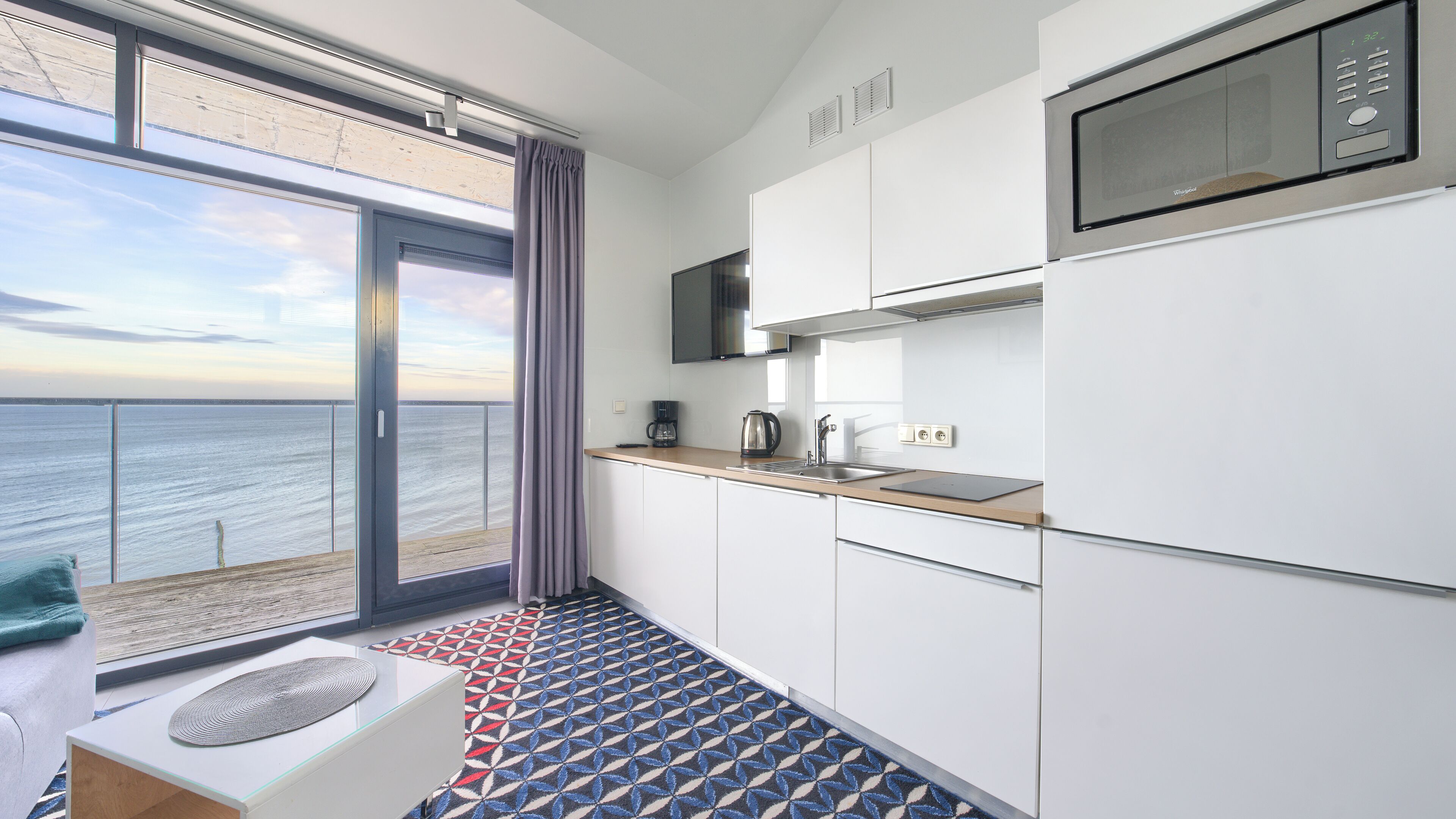 apartment (23) | private kitchen | fridge, electric kettle, dining tables