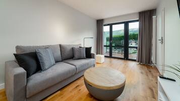 Apartment (22) | Laptop workspace, iron/ironing board, free WiFi, bed sheets