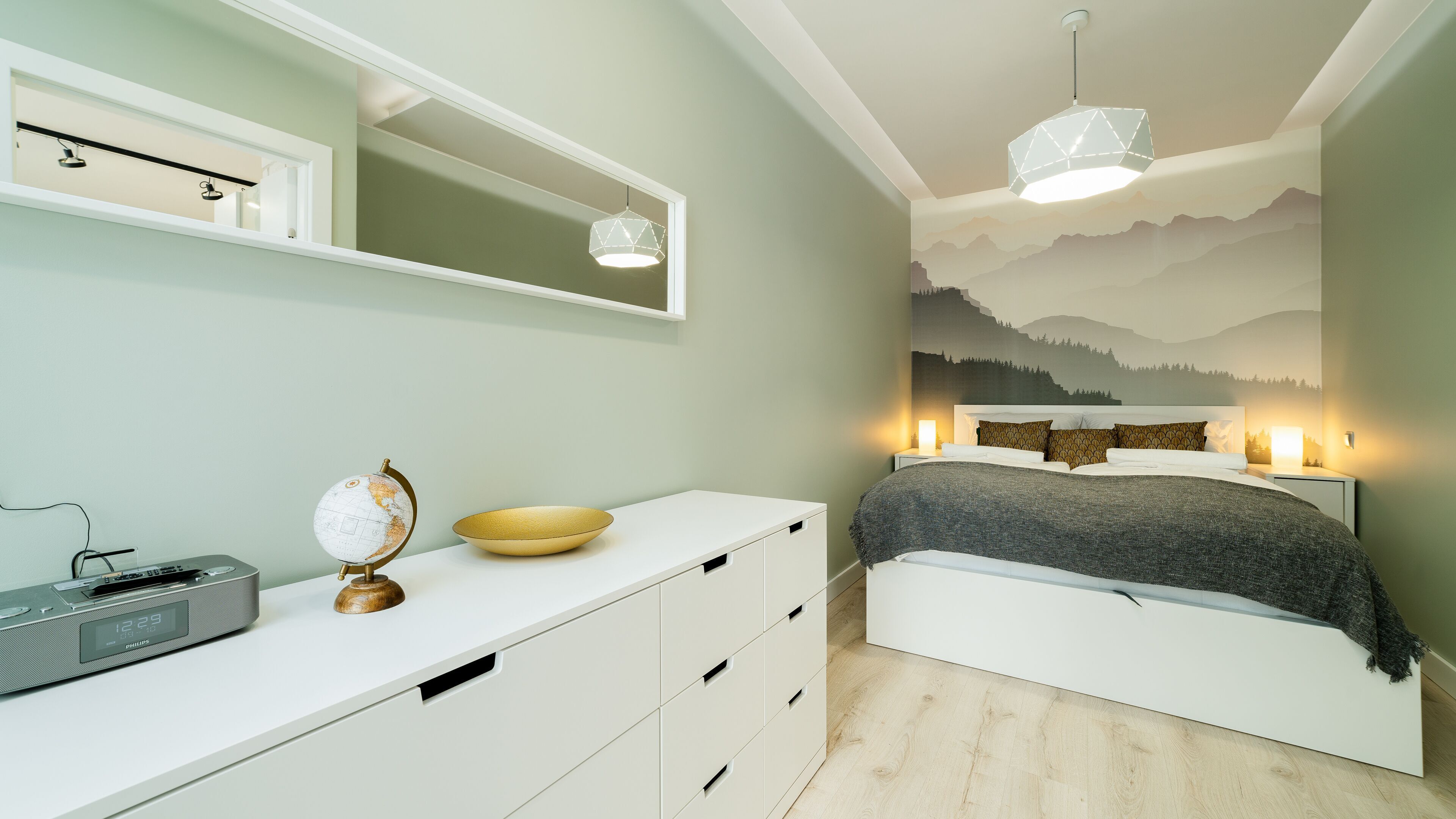 Laptop workspace, iron/ironing board, free WiFi, bed sheets