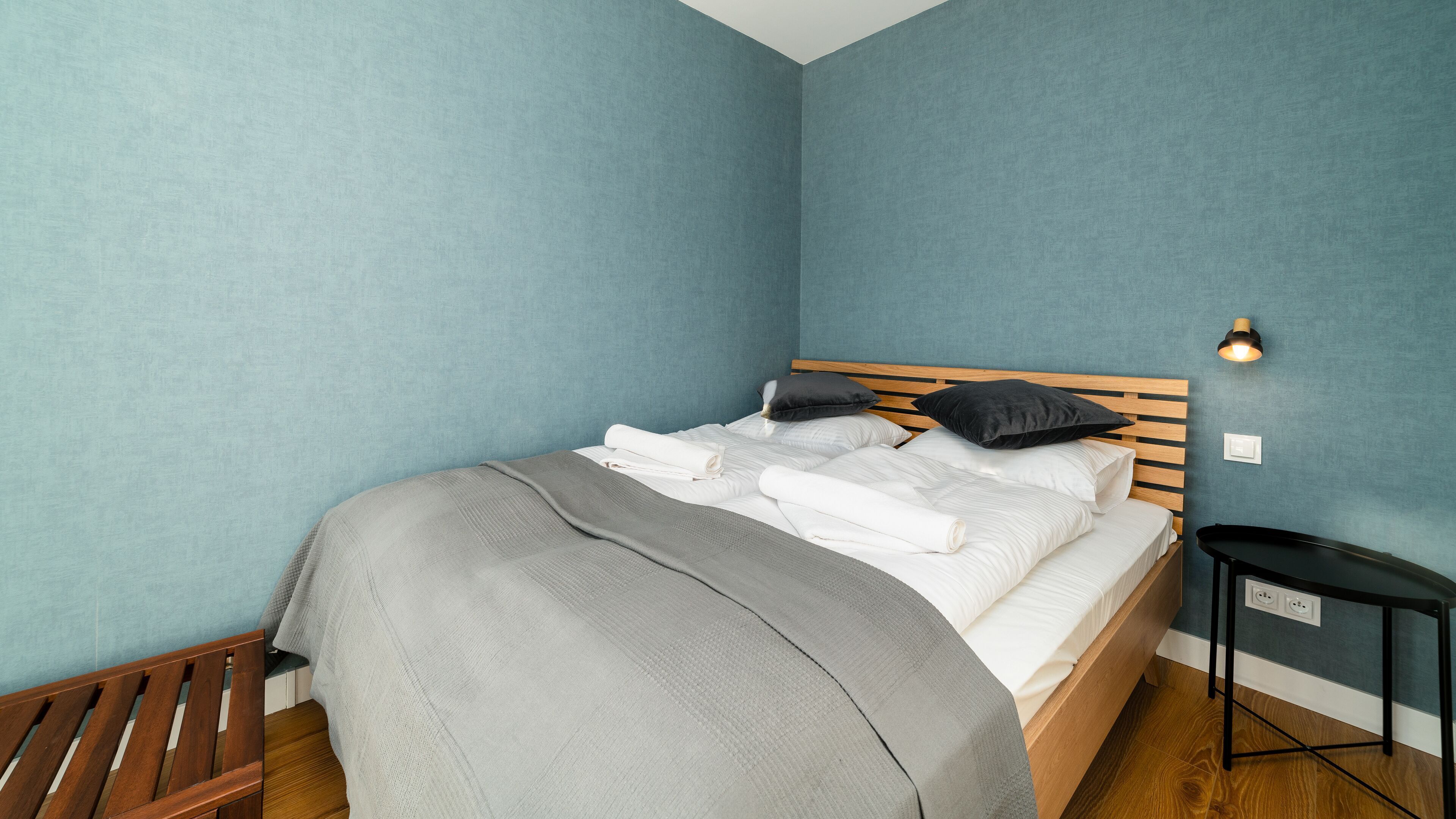Laptop workspace, iron/ironing board, free WiFi, bed sheets