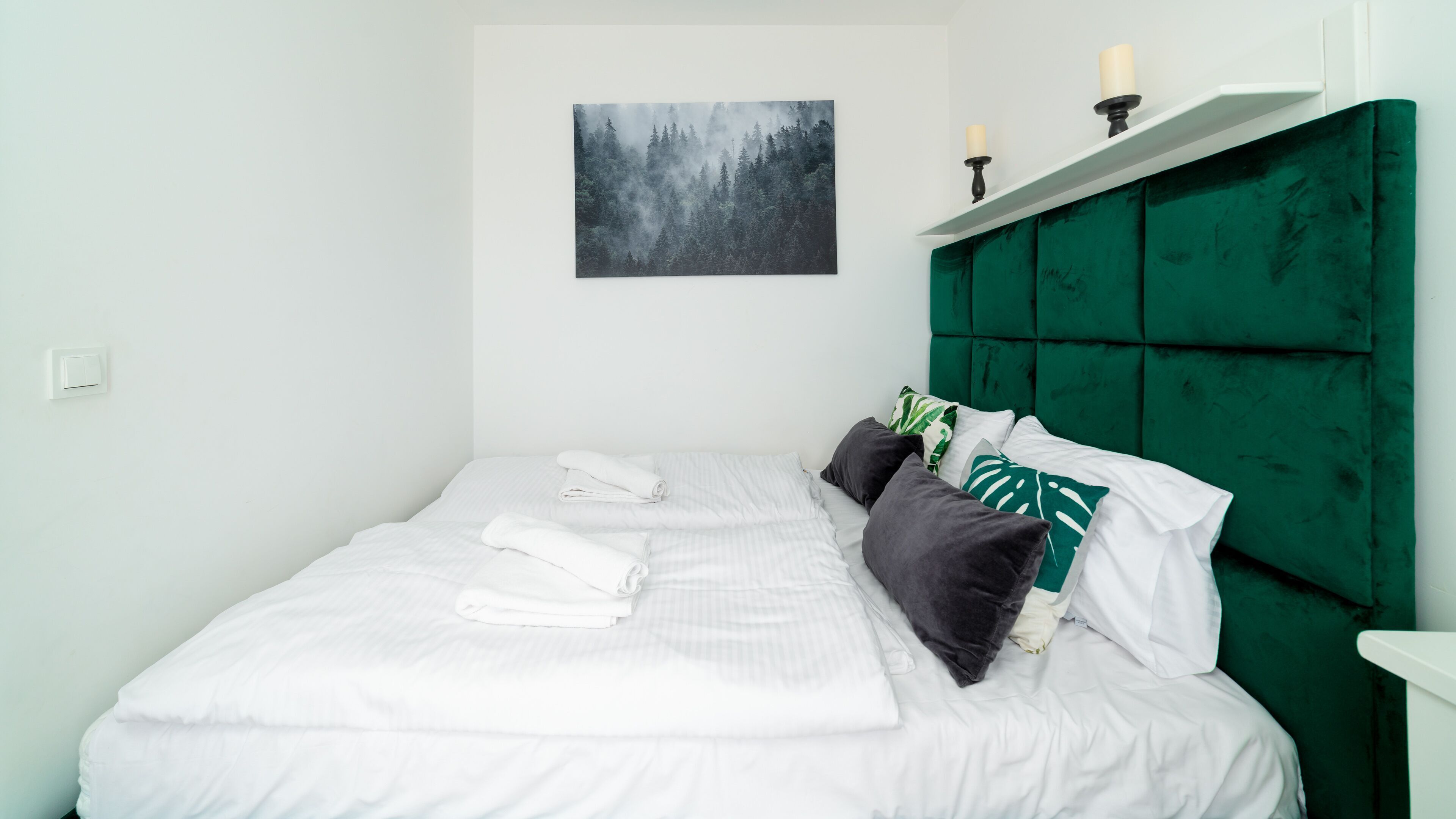 Laptop workspace, iron/ironing board, free WiFi, bed sheets