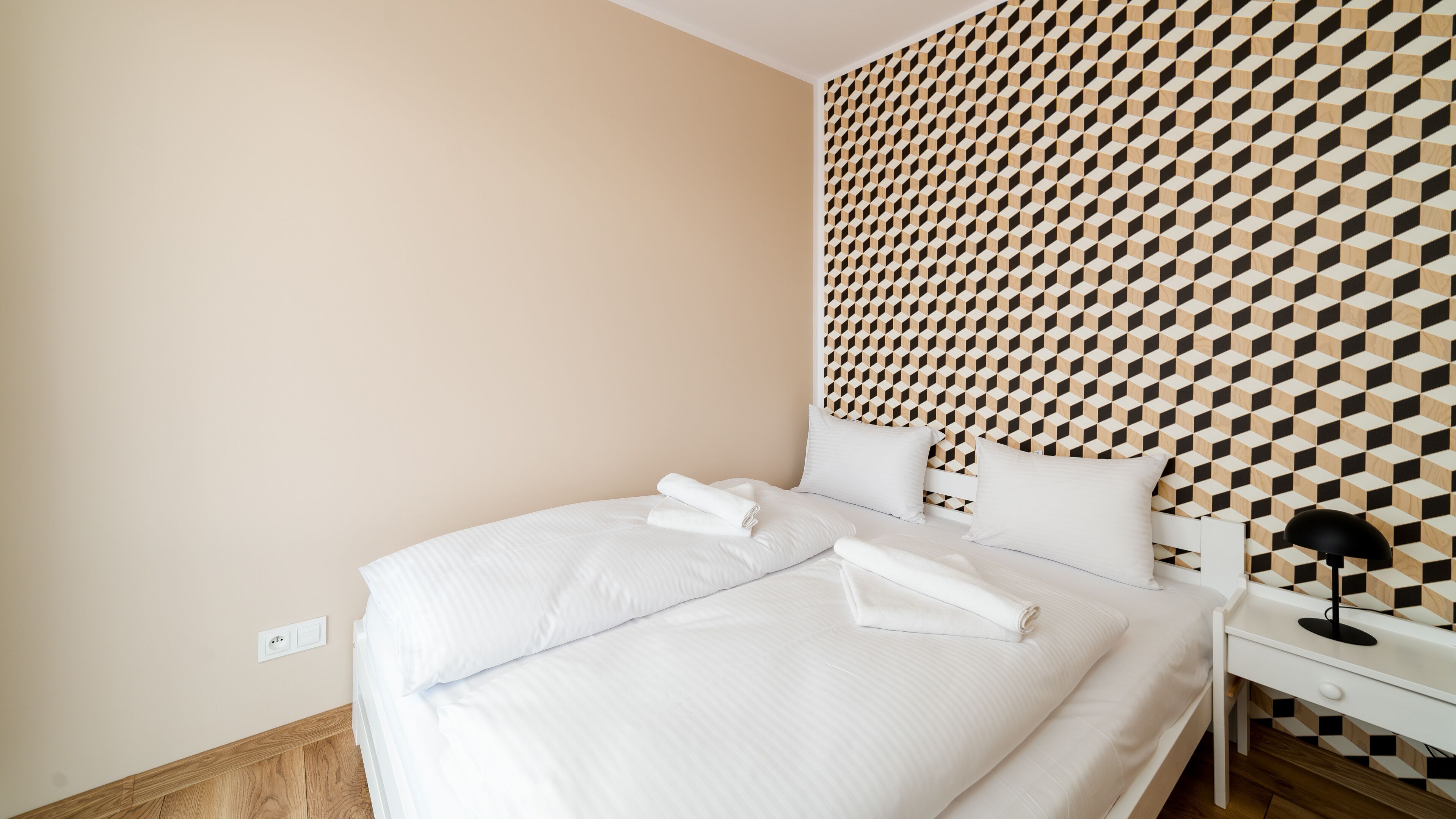 Laptop workspace, iron/ironing board, free WiFi, bed sheets