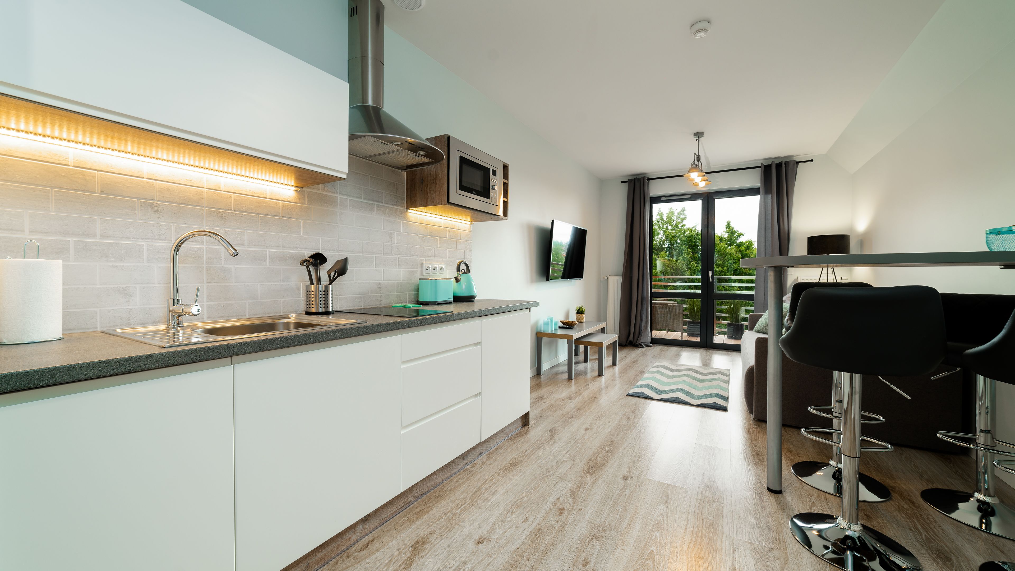 apartment (37) | private kitchenette | fridge, electric kettle, dining tables