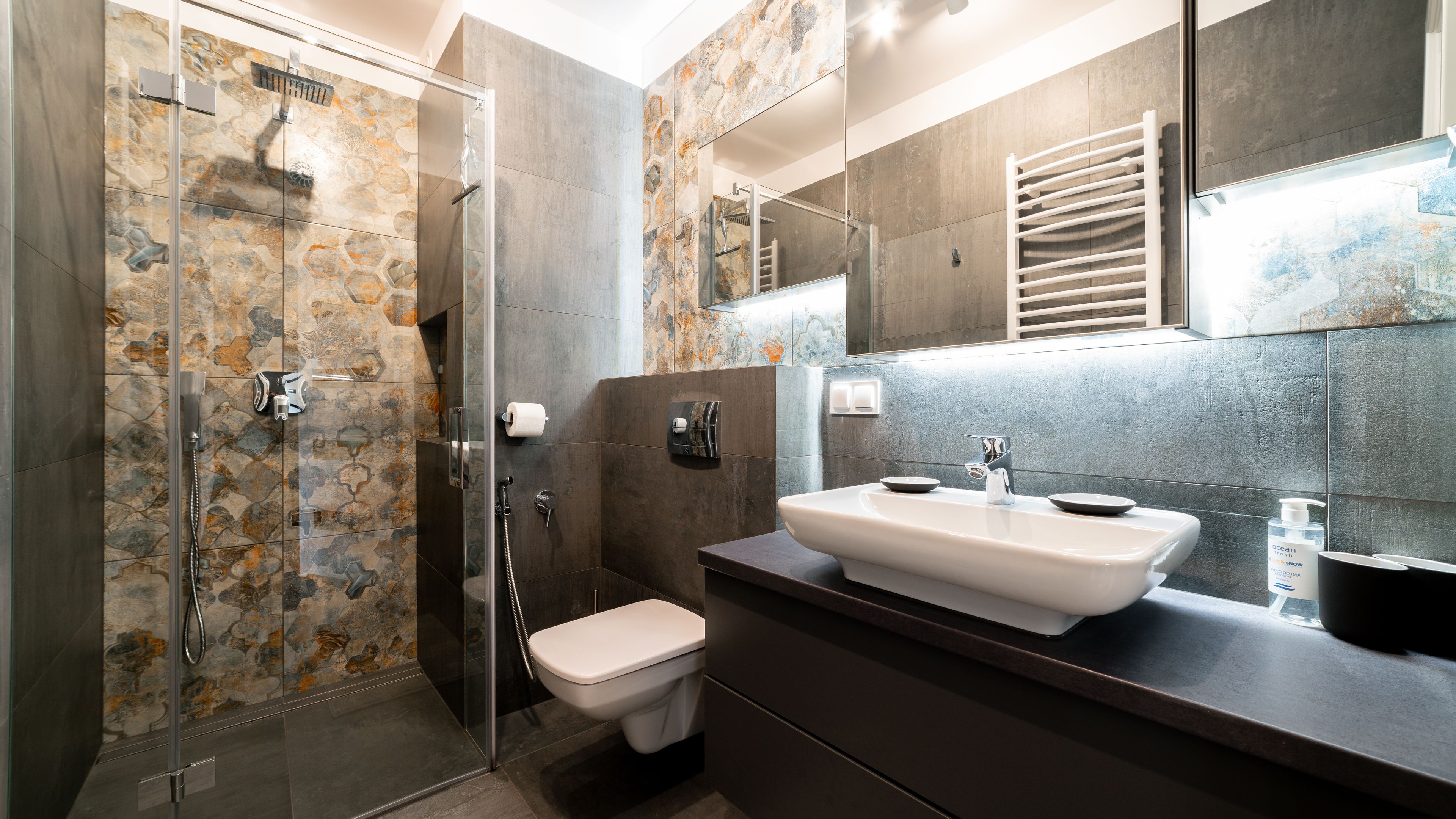 apartment (32) | bathroom | shower, towels