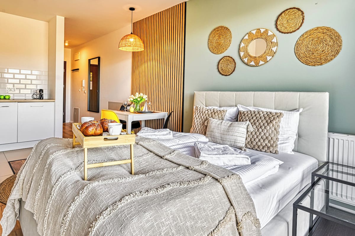 Studio (29) | Aire de séjour | Téléviseur à écran plat