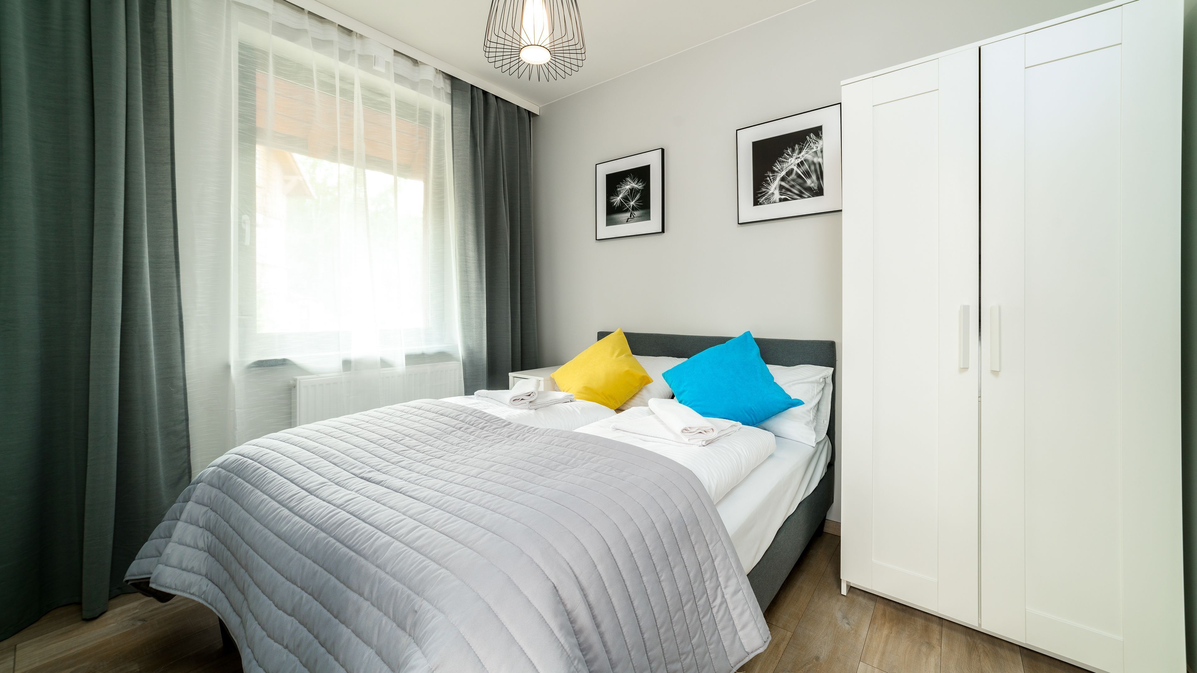 Laptop workspace, iron/ironing board, free WiFi, bed sheets
