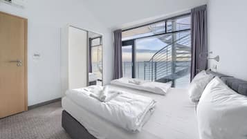 Apartment (23) | Laptop workspace, iron/ironing board, free WiFi, bed sheets