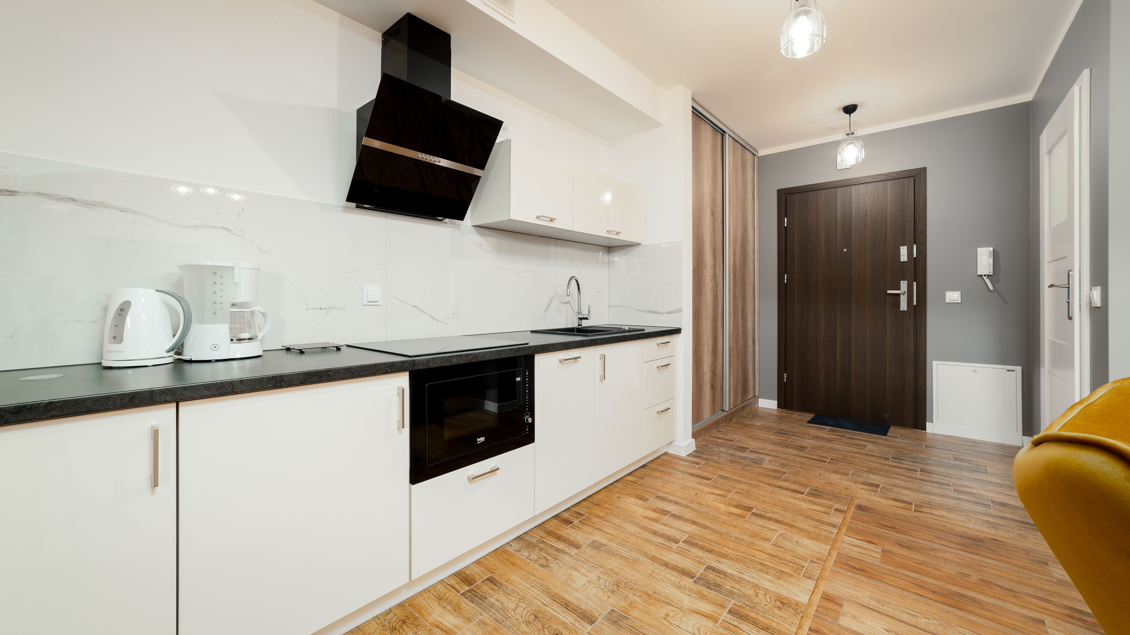 Private kitchen | Fridge, electric kettle, dining tables