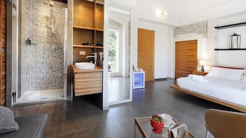 Camera Superior, 1 letto matrimoniale, edificio separato | Biancheria da letto di alta qualità, copriletto in piuma, minibar