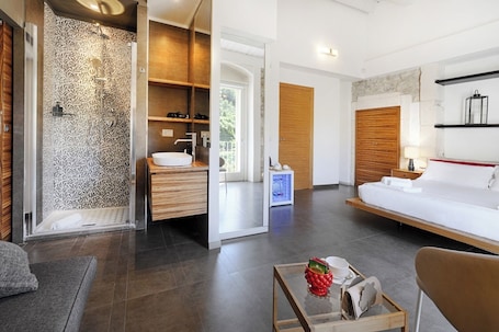Superior Room, 1 Double Bed, Annex Building | Premium bedding, down comforters, minibar, in-room safe