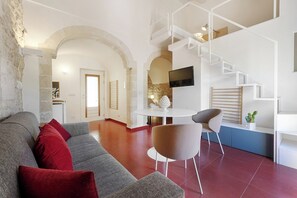 Superior Room, Annex Building | Premium bedding, down duvets, minibar, in-room safe