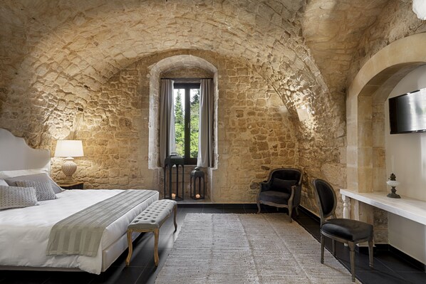 Quadrupla Superior, vista città | Biancheria da letto di alta qualità, copriletto in piuma, minibar