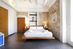 Premium bedding, down duvets, minibar, in-room safe - Itria Palace (Ragusa)
