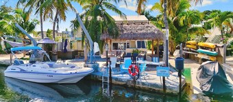 YKSITYISKOHTAINEN VESIKATTAVA KOTI ja DOCK JOHN PENNEKAMP CORAL REEF PARKIN vieressÀ