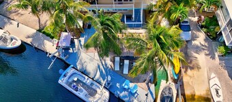 PRIVAT WATERFRONT HJEM og DOCK ved siden af JOHN PENNEKAMP CORAL REEF PARK