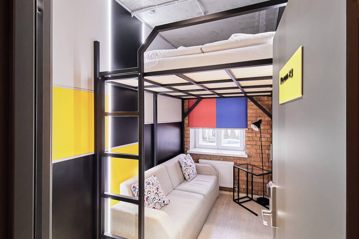 Habitación doble | Ropa de cama de alta calidad, edredón, cortinas blackout y wifi gratis