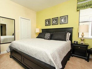 5 bedrooms, desk, travel cot, free WiFi