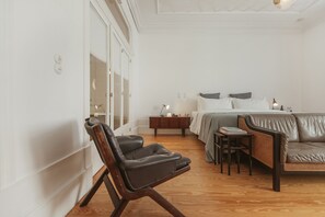 1 slaapkamer, een strijkplank/strijkijzer, wifi, beddengoed