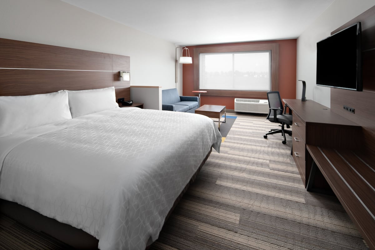 Egyptian cotton sheets, premium bedding, pillowtop beds, in-room safe