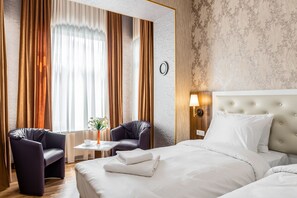 Comfort Triple Room | Minibar, individually decorated, individually furnished, desk - Ornament Hotel (Tbilisi)