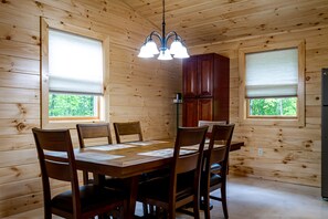 Dining - Cayuga Lake Cabins, Gorgeous Log Cabin home, Cabin C, fire pit, dog friendly (Ovid)