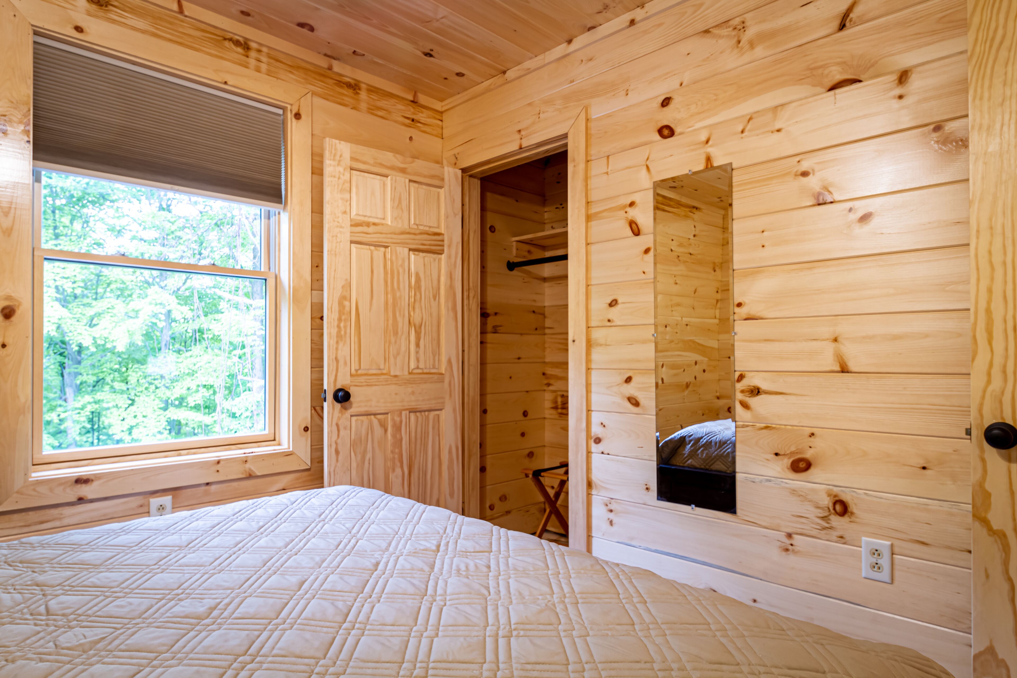 3 slaapkamers, een strijkplank/strijkijzer, gratis wifi, beddengoed