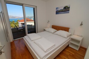 1 bedroom, iron/ironing board, Internet, bed sheets - Apartments Kula - Comfort One Bedroom Apartment with Balcony and Sea View-A4 (Drace)