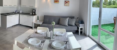 Cottage Standard | Coin séjour | Télévision à écran plat