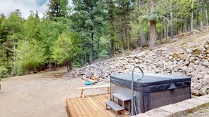 Outdoor spa tub - Views | WiFi | Fireplace | Elk Ridge Lodge (Angel Fire)