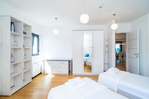 2 chambres, fer et planche à repasser, Wi-Fi, draps fournis