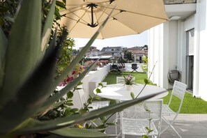 屋外ダイニングエリア