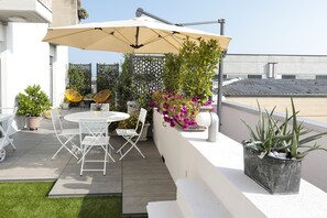 屋外ダイニングエリア