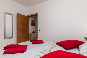 1 chambre, fer et planche à repasser, accès Internet, draps fournis