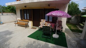 Apartment (1 Bedroom) | Terrace/patio