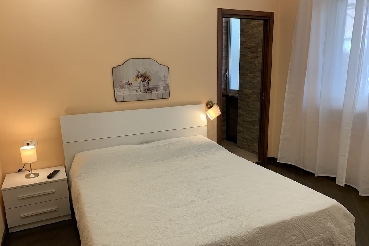 Deluxe Double Room | In-room safe, free WiFi, bed sheets