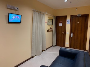 Lobby sitting area - Guesthouse Piazza Istria (Rome)