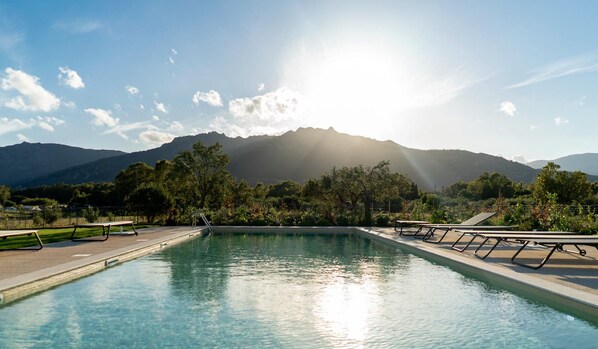 Seasonal outdoor pool, pool umbrellas, sun loungers - Italianway - Locanda della Meridiana (Pula)