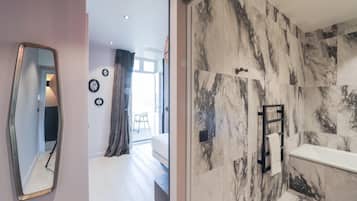 Douche, serviettes fournies
