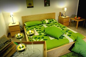 1 多间卧室、办公桌、婴儿床、折叠床/加床(额外收费)