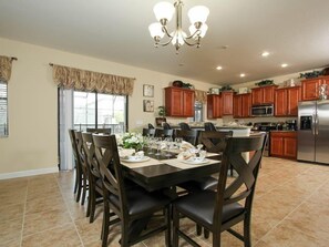 House | Private kitchen | Fridge, microwave, oven, stovetop